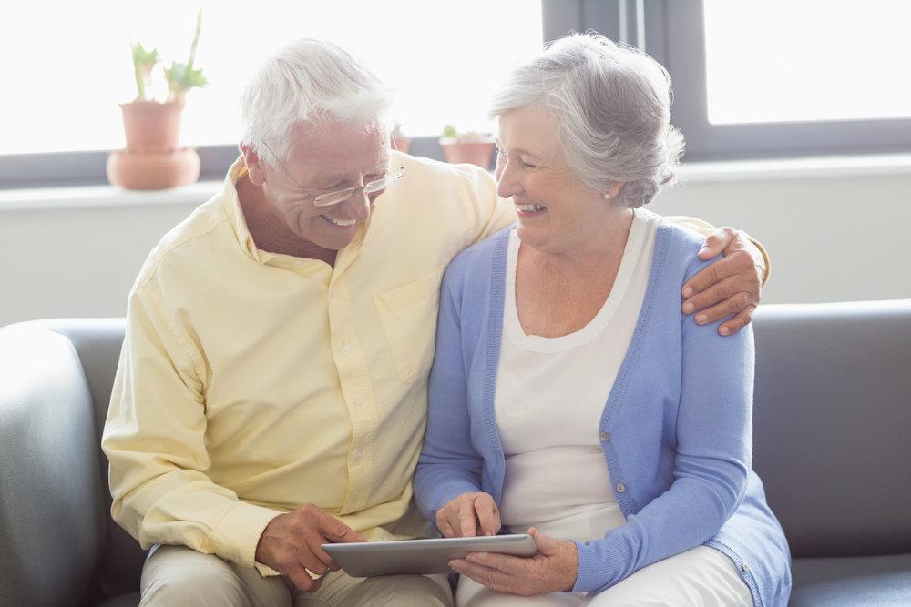 couple happy about medicare plans